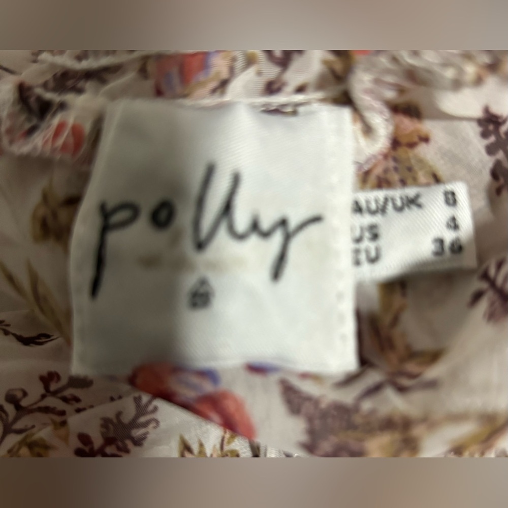 Princess Polly, Size Small "Strolling the Streets" size US 4. - Picture 10 of 11
